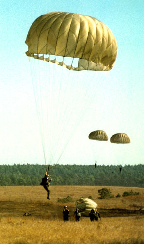 7.JPG (34063 bytes)